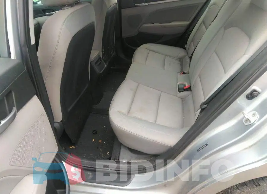 5NPD84LF3HH064548 Photo# 8