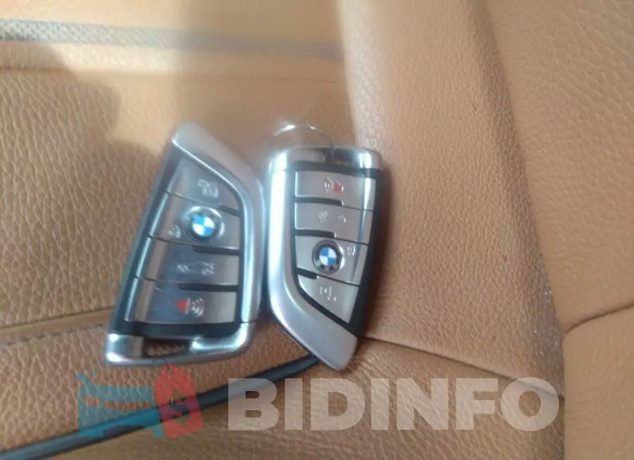 WBAJE5C39HG915809 Photo# 11