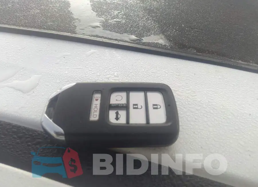 19XFC1F30GE043019 Photo# 11