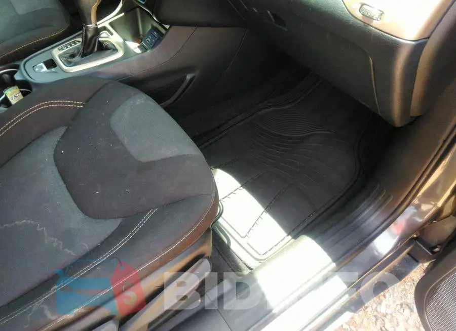1C4PJLCB7GW206627 Photo# 5