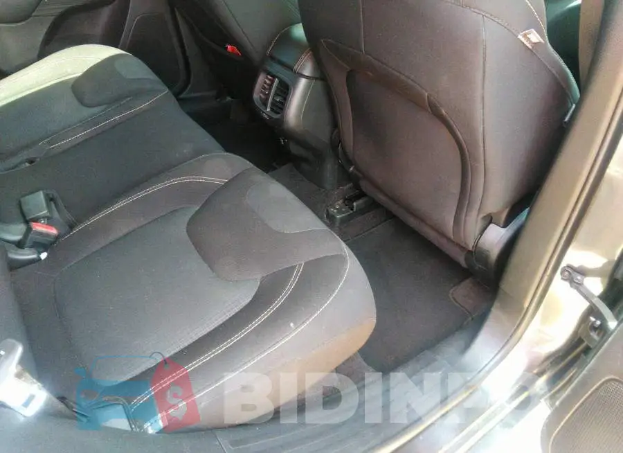 1C4PJLCB7GW206627 Photo# 8