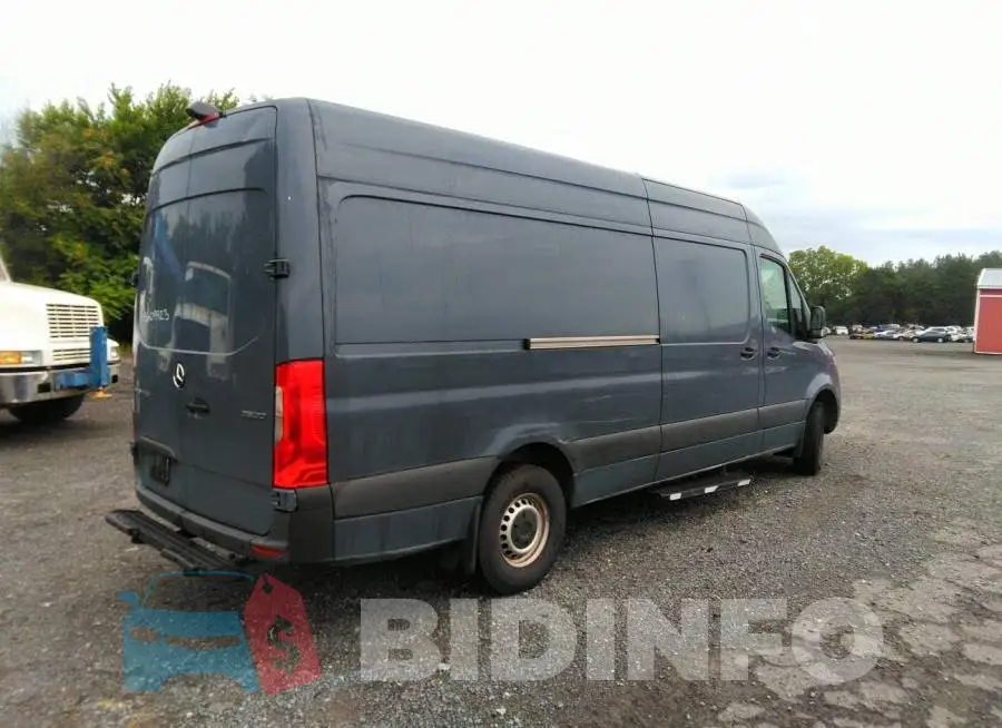 WD4PF1CD1KP122416 Photo# 4