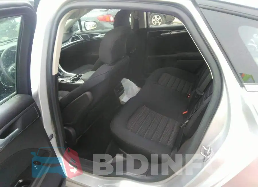 3FA6P0HD1GR118412 Photo# 8
