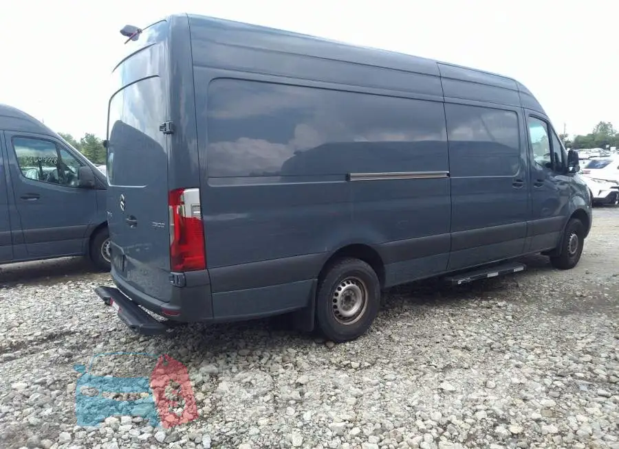 WD4PF1CD9KP141831 Photo# 4