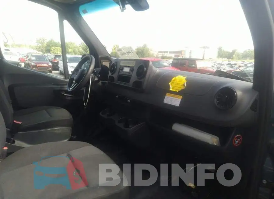 WD4PF1CD9KP140744 Photo# 5
