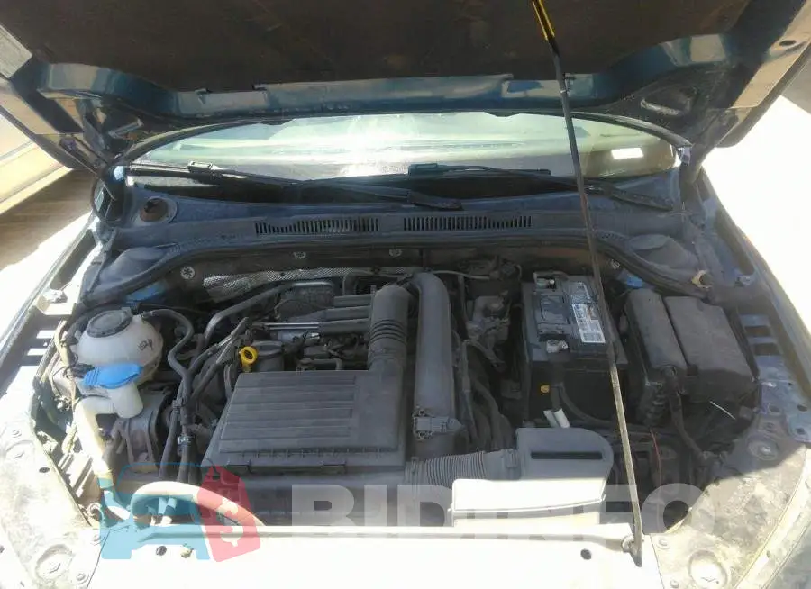 3VW2B7AJ2JM210856 Photo# 10
