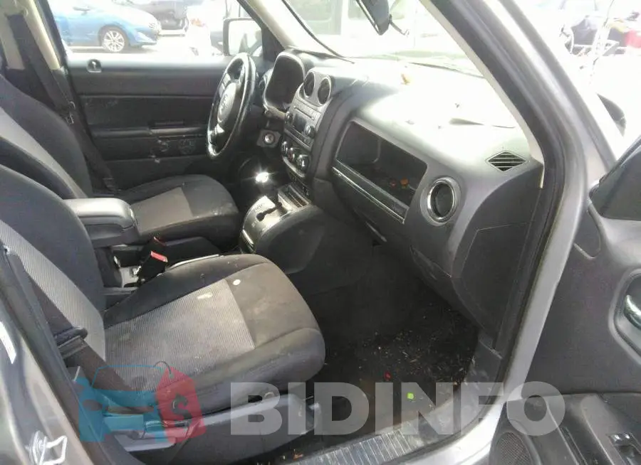 1C4NJRFB2FD184391 Photo# 5