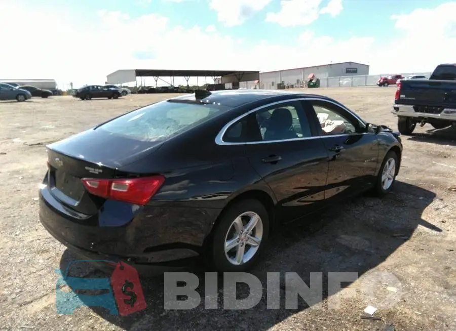 1G1ZB5ST5LF026111 Photo# 4