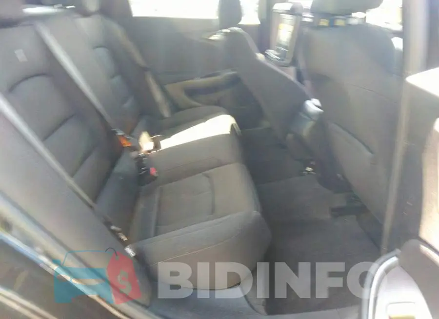 1G1ZB5ST5LF026111 Photo# 8