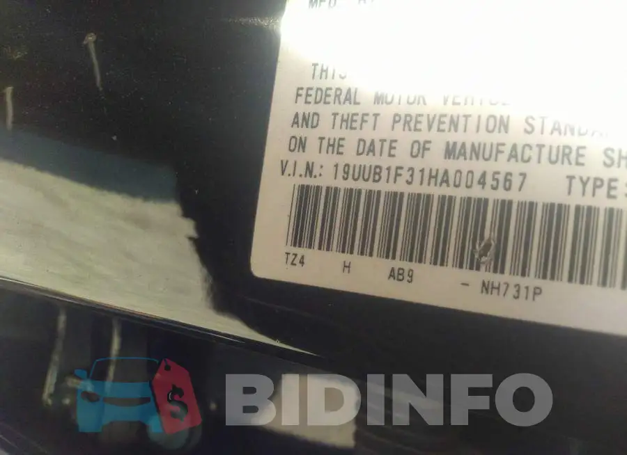 19UUB1F31HA004567 Photo# 9
