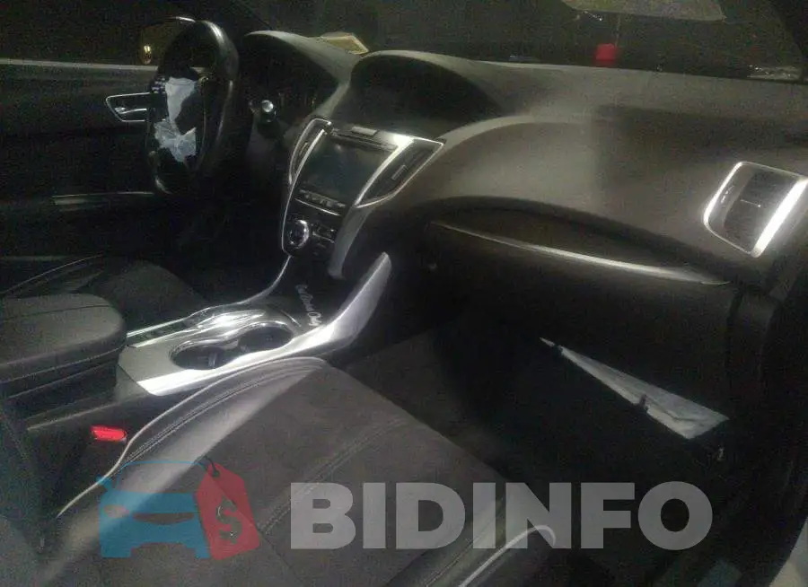 19UUB2F69JA008632 Photo# 5