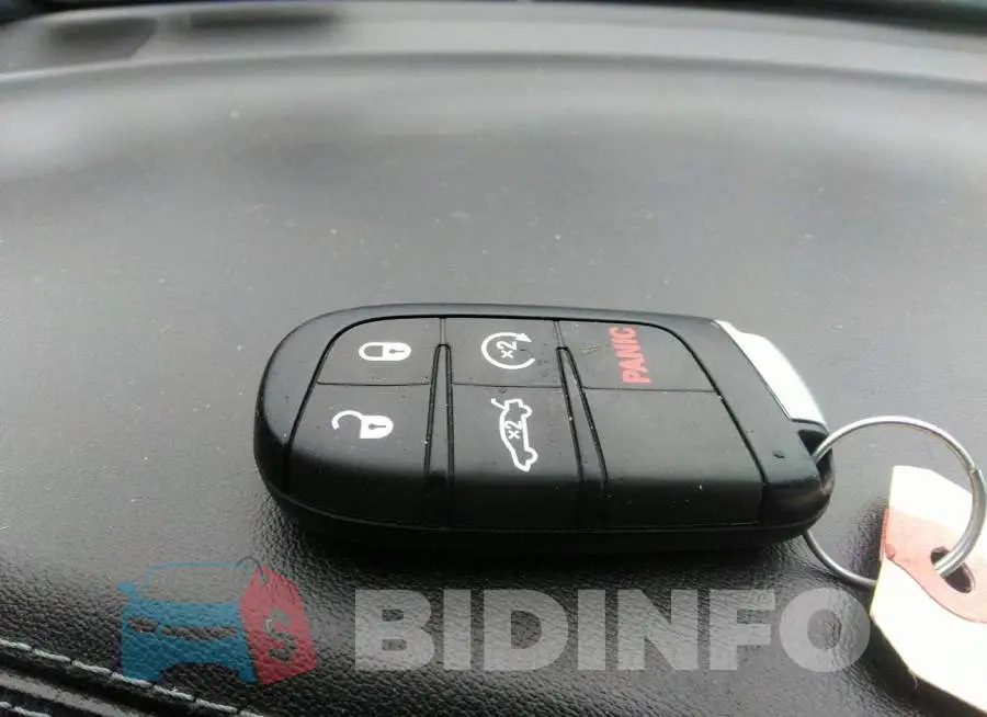 2C3CDXJG0KH625295 Photo# 11