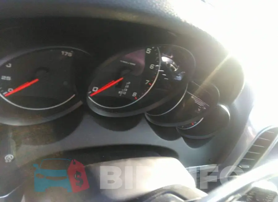 WP1AA2A28HKA85097 Photo# 7