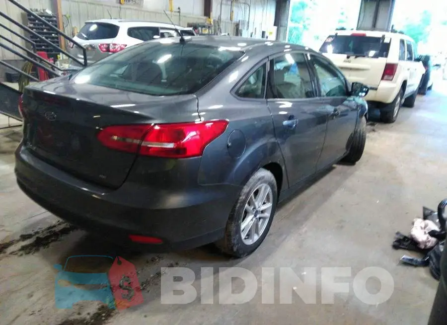 1FADP3F26JL283775 Photo# 4