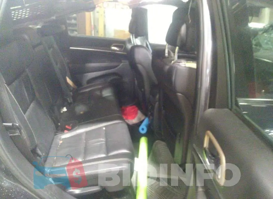 1C4RJFBG3FC679318 Photo# 8