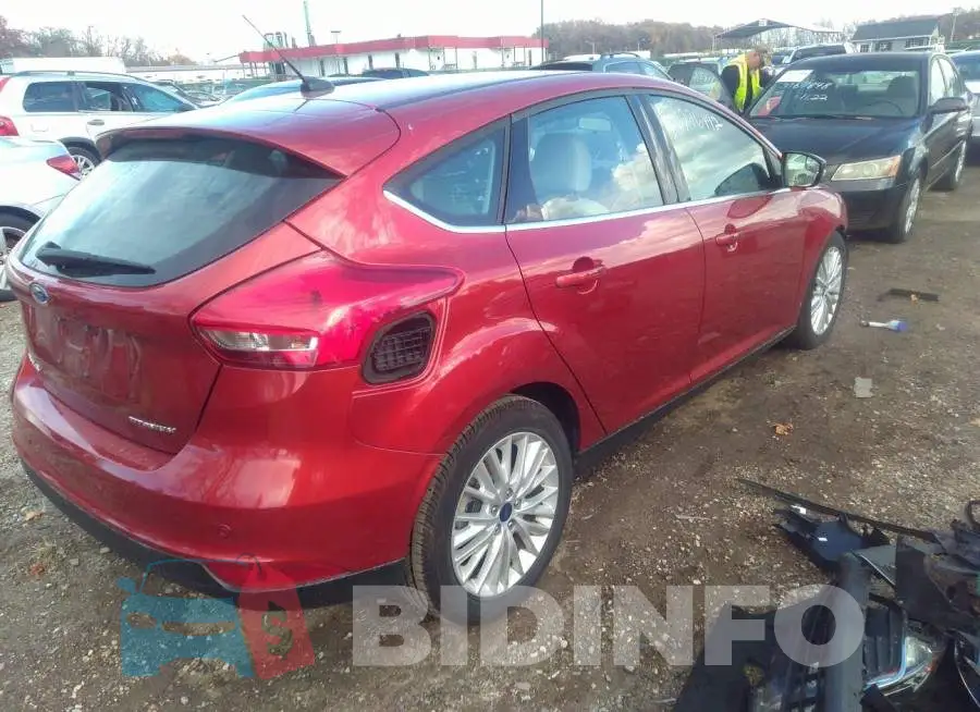 1FADP3N28JL308841 Photo# 4