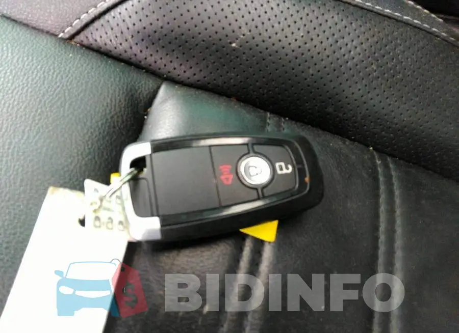 MAJ6P1WLXJC241681 Photo# 11