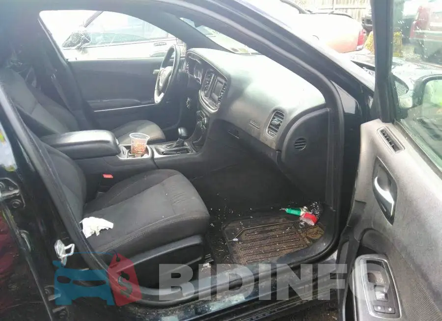 2C3CDXBG8FH863173 Photo# 5