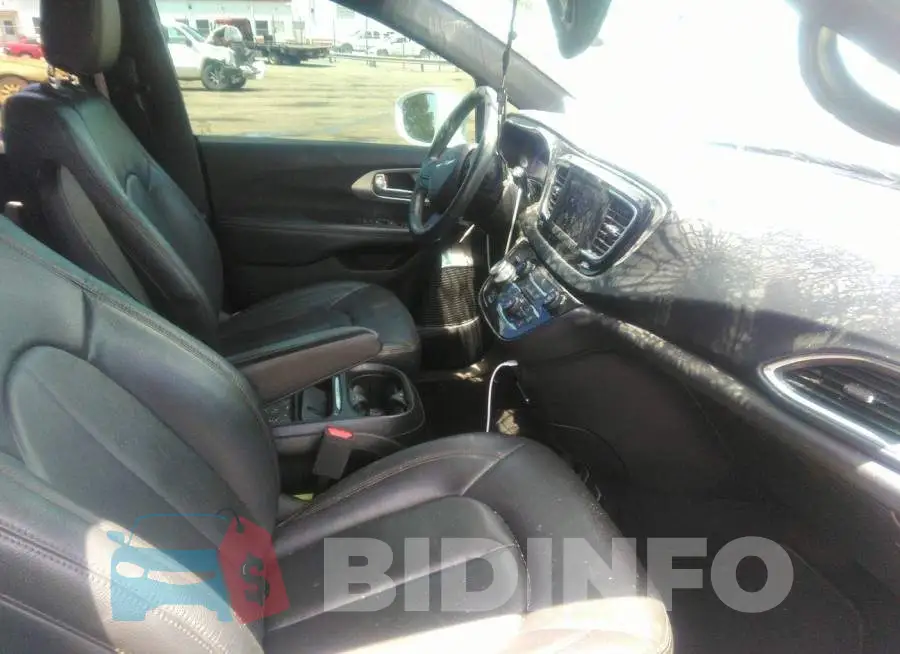 2C4RC1FG1KR681478 Photo# 5