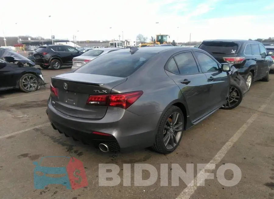 19UUB1F63KA001669 Photo# 4