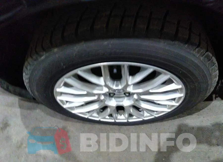 003CCAPG8FH828612 Photo# 8