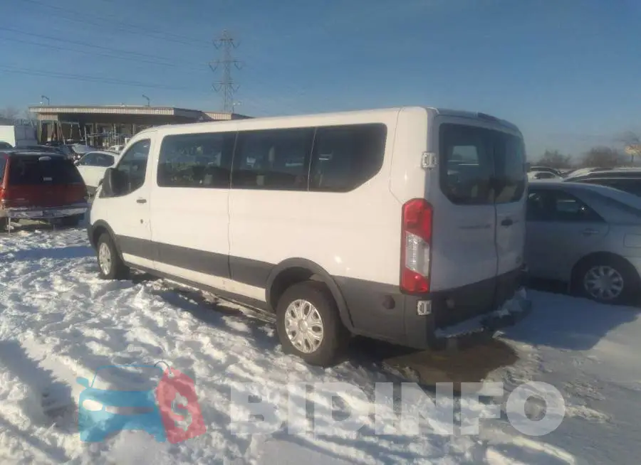 1FBZX2YM4GKA74403 Photo# 3