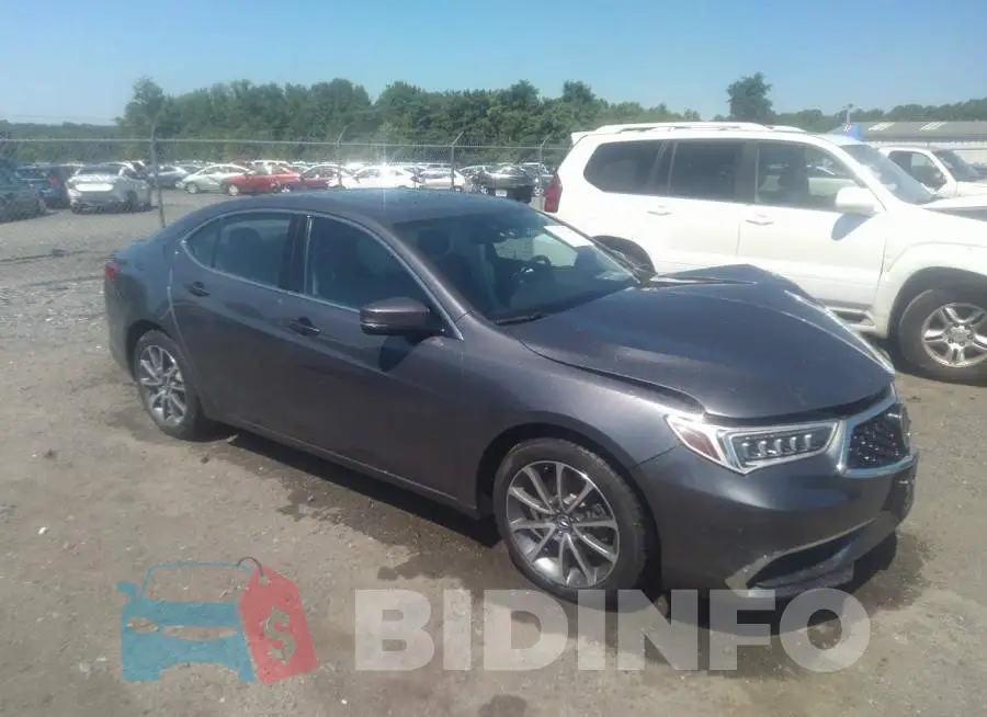 19UUB2F31KA002587 Photo# 1