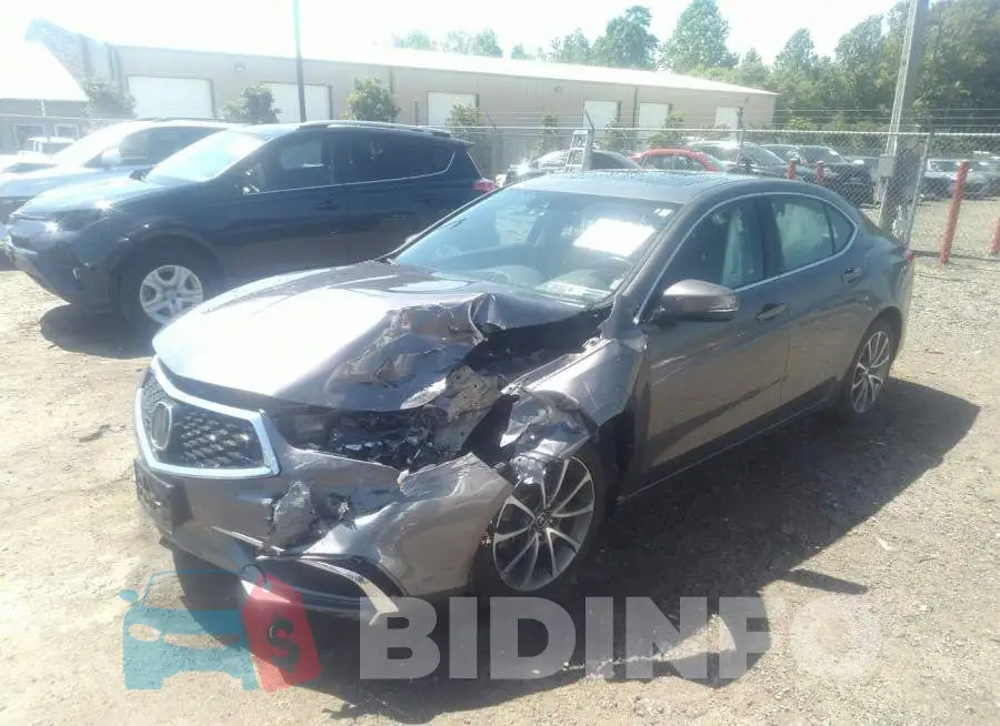 19UUB2F31KA002587 Photo# 6