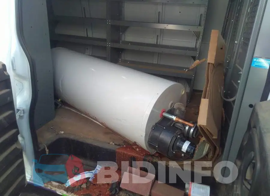1GTW7AFP9M1248893 Photo# 8