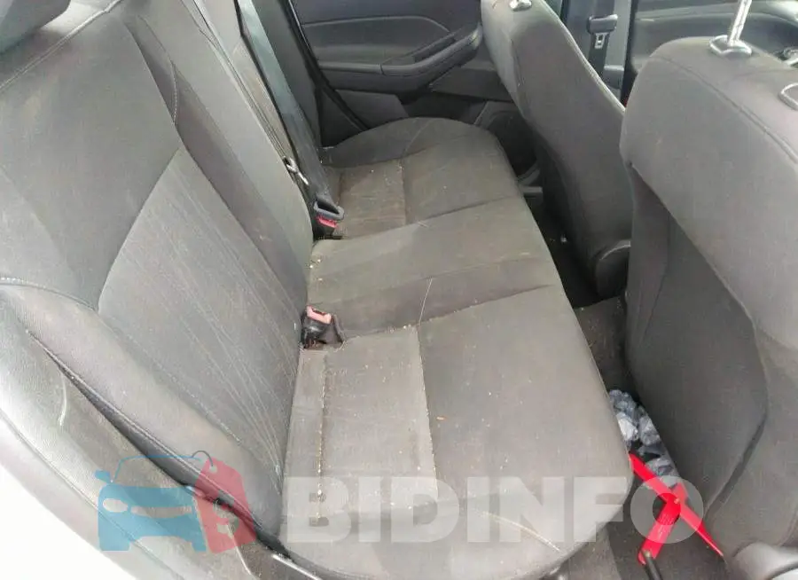 1FADP3E24JL202385 Photo# 8