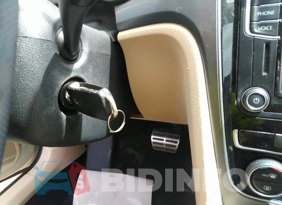 1VWDT7A37HC015094 Photo# 11