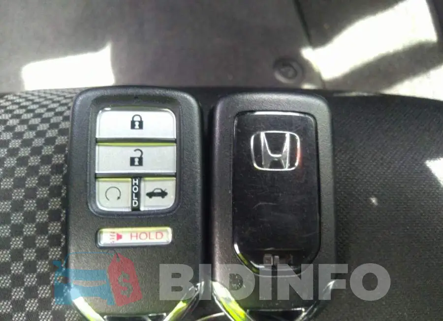 2HGFC2F86MH557203 Photo# 11