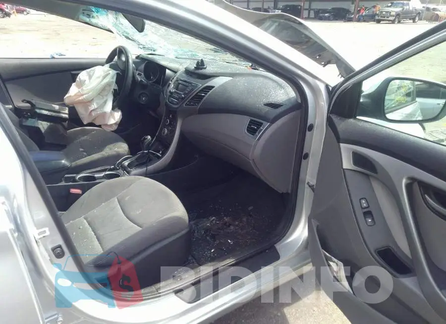 5NPDH4AE8FH556581 Photo# 5