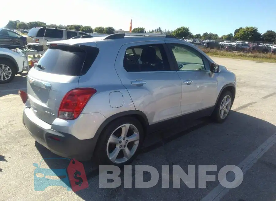 3GNCJNSB5FL248804 Photo# 4
