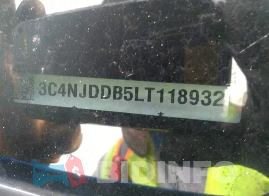 3C4NJDDB5LT118932 Photo# 9