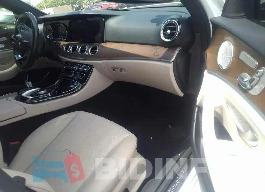 WDDZF4JB2HA185984 Photo# 5
