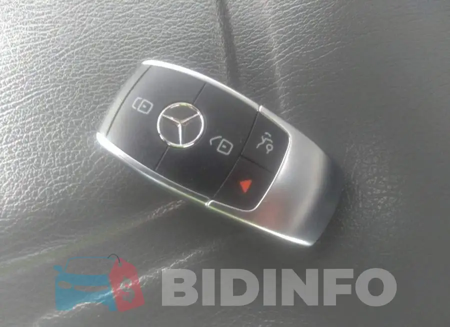 55SWF8DB2KU284883 Photo# 11