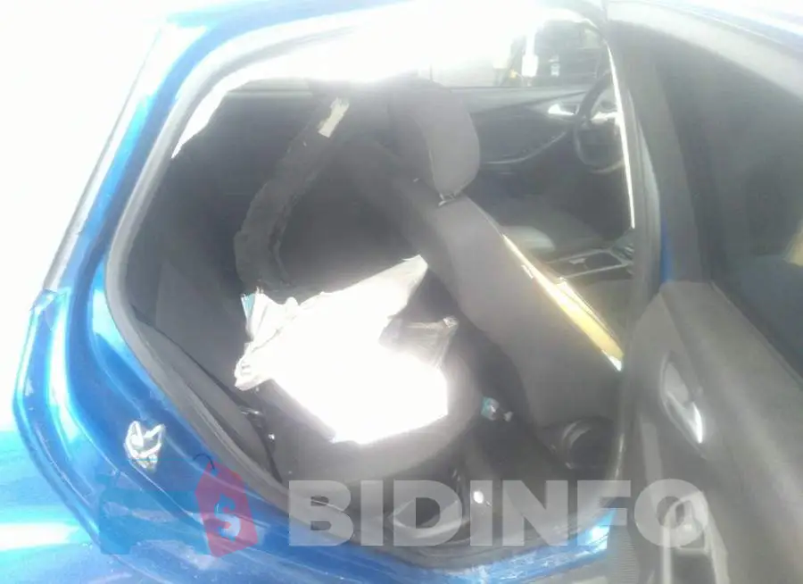 1FADP3F26JL293092 Photo# 8