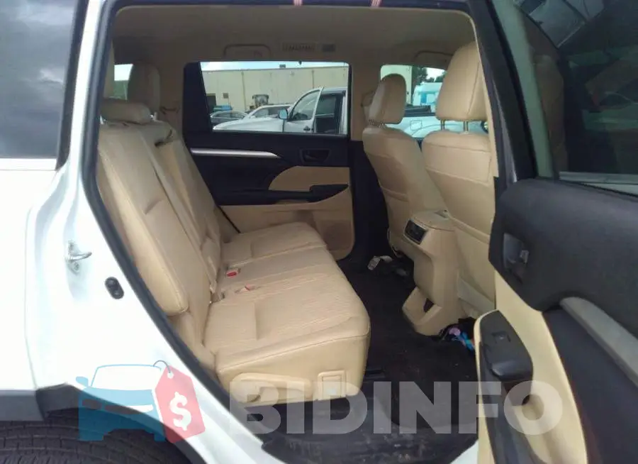 5TDZKRFH8GS173100 Photo# 8