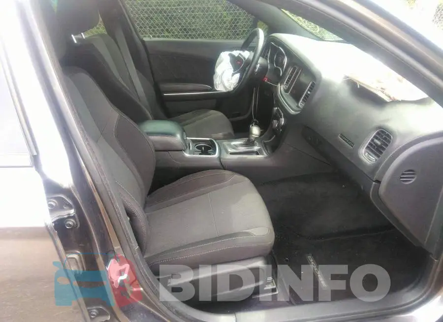 2C3CDXJG8FH827937 Photo# 5