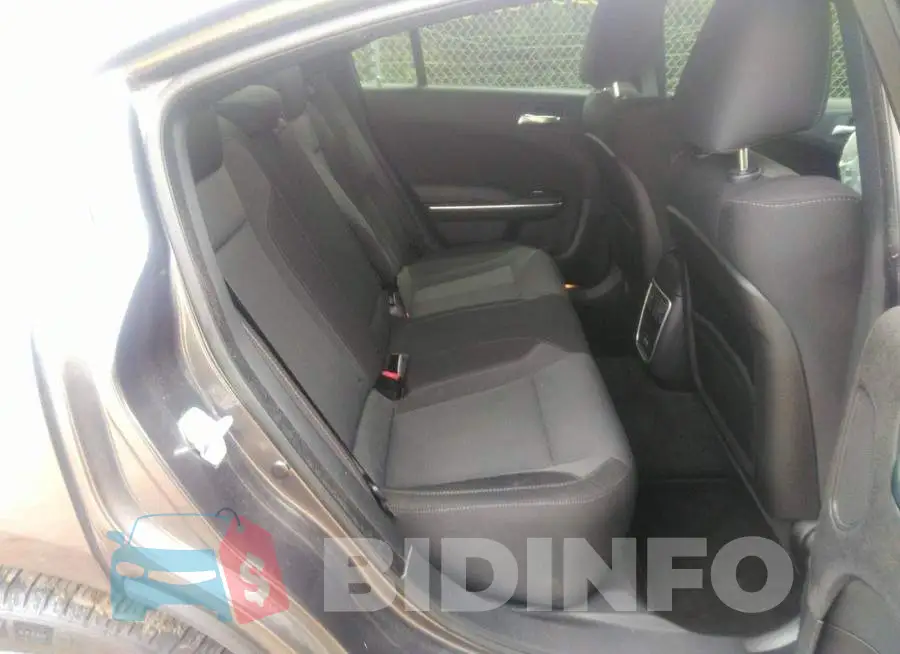 2C3CDXJG8FH827937 Photo# 8