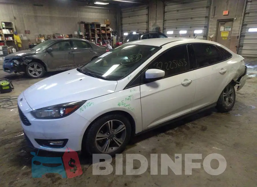 1FADP3F20JL311098 Photo# 2