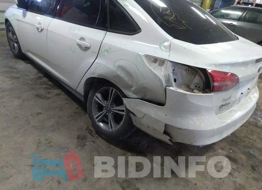 1FADP3F20JL311098 Photo# 6