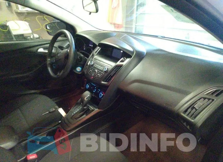 1FADP3F20JL311098 Photo# 5