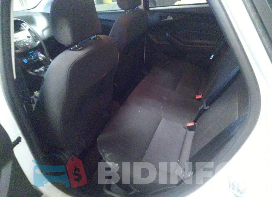 1FADP3F20JL311098 Photo# 8