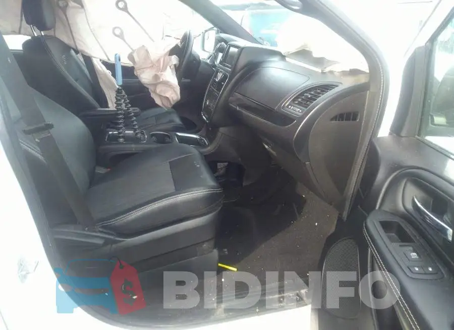 2C4RC1HG9GR138433 Photo# 5