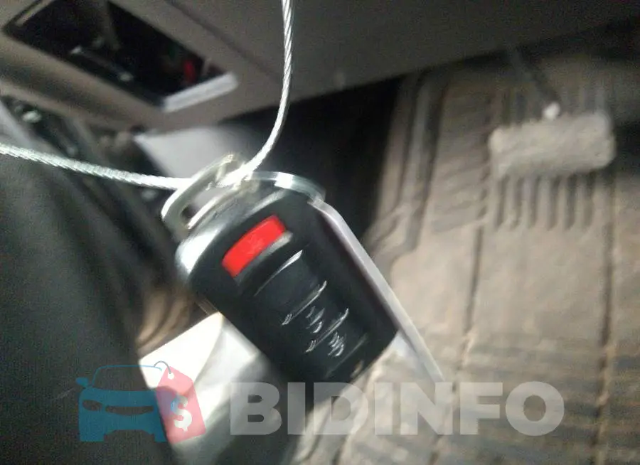 JA4AD3A36GZ008655 Photo# 11