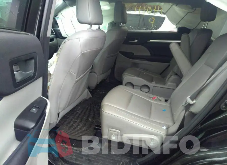 5TDJKRFH1GS285802 Photo# 8