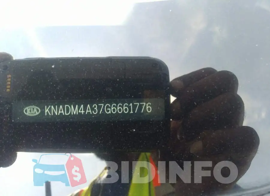 KNADM4A37G6661776 Photo# 9