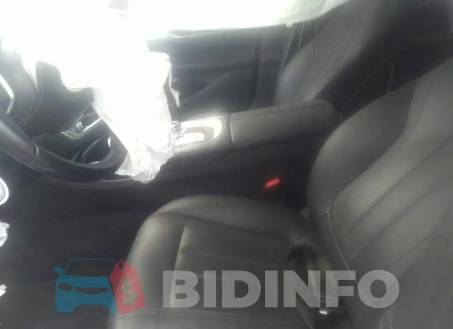WBA7E2C57JG742677 Photo# 5